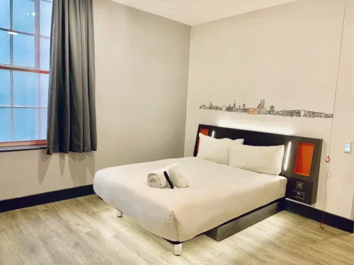 EasyHotel.jpg 2 500x500